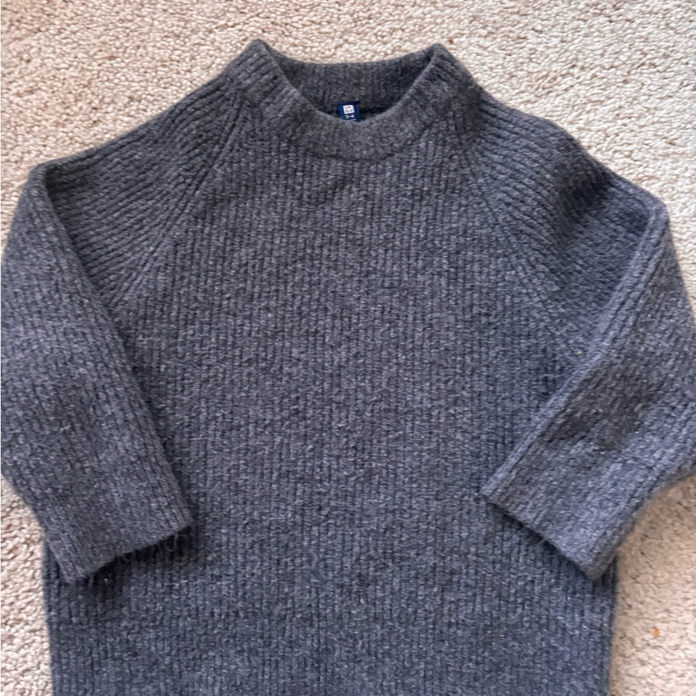 Uniqlo Gray wool Sweater